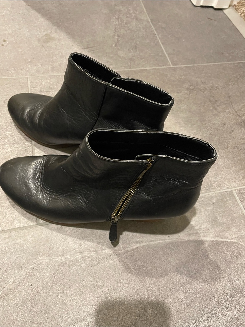 Crown Vintage Black Leather Ankle Boots — Women’s Size